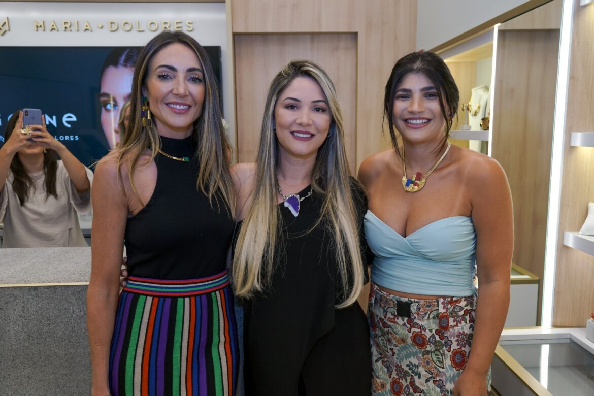 Maria Dolores chega a Brasília em unidade no Park Shopping