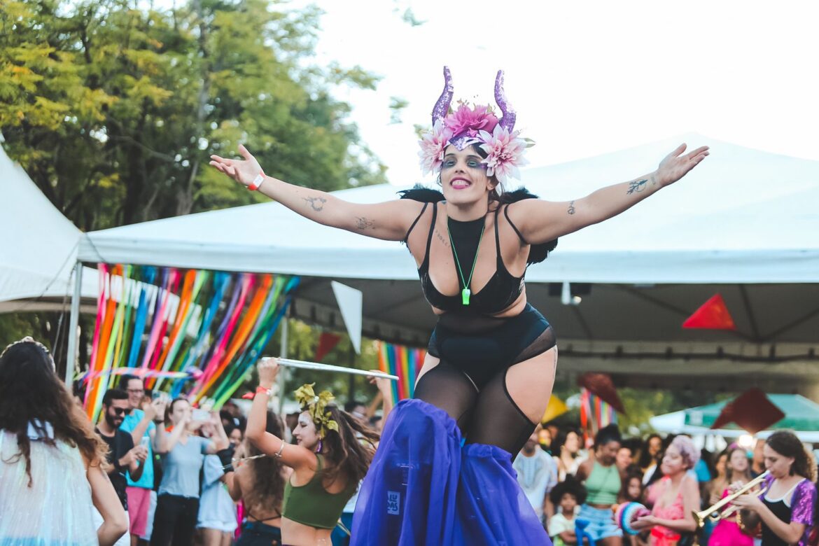 Samba Urgente apresenta Carnaval Espacial