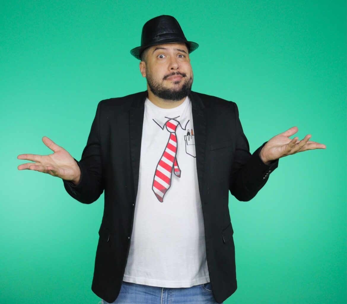 Teatro Brasília Shopping recebe o comediante TJ Fernandes, que homenageia Aniversário de Brasília em novo stand-up