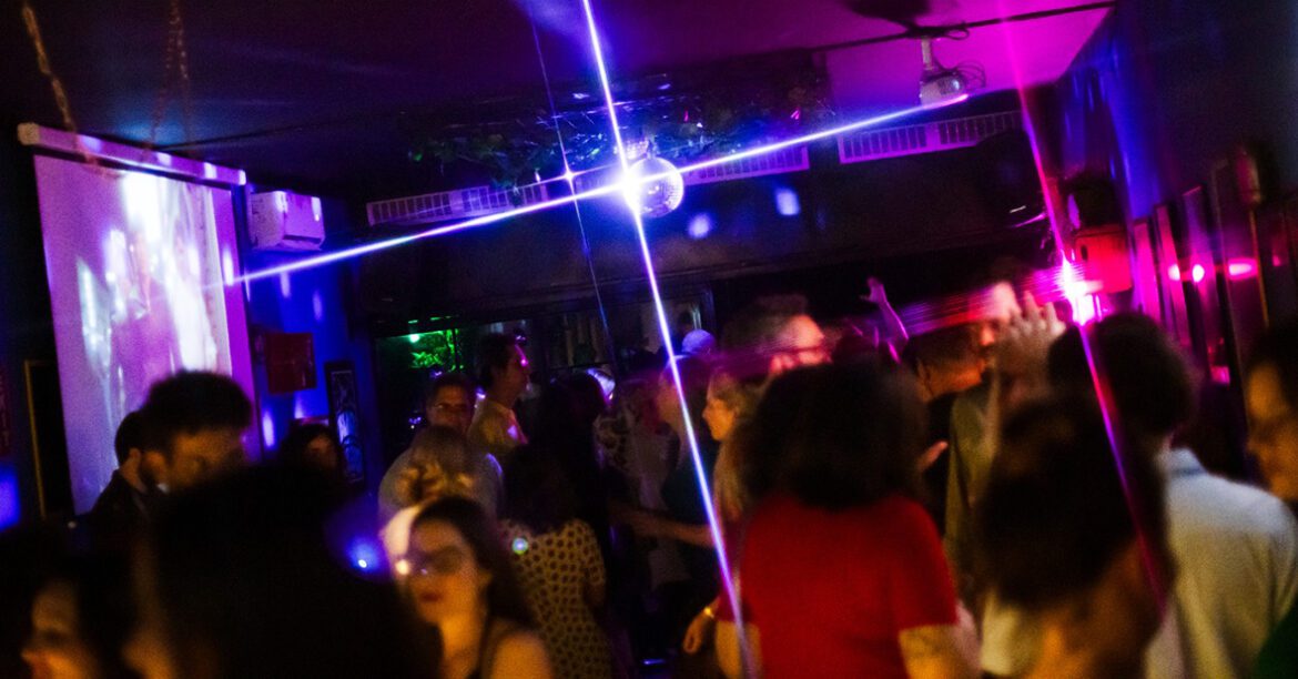 Baladinha dia 27/4 (sábado), pra dançar e fazer novas amizades