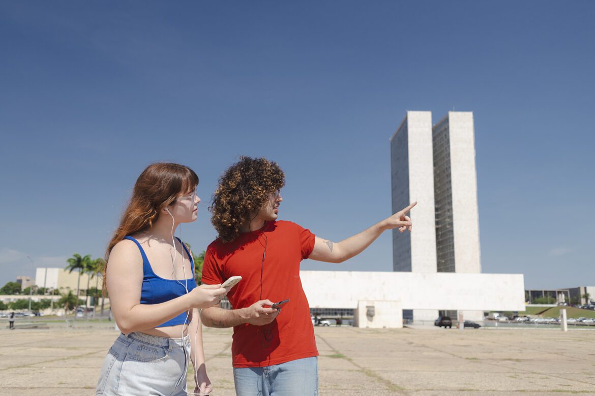 Projeto oferece visita interativa e bilíngue em uma das praças mais importantes do País