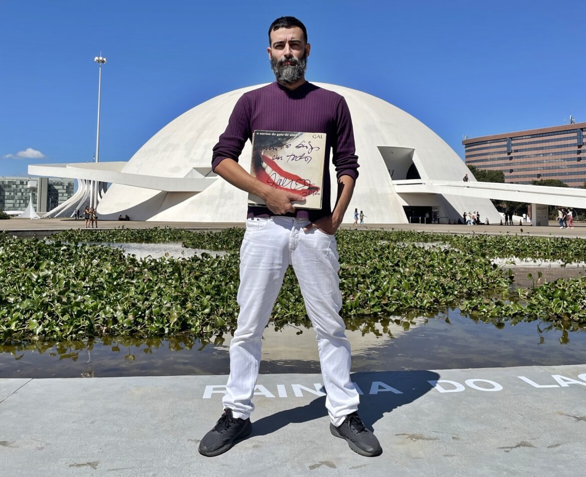 Arthur Scovino vem a Brasília para apresentação única no Setor Comercial Sul