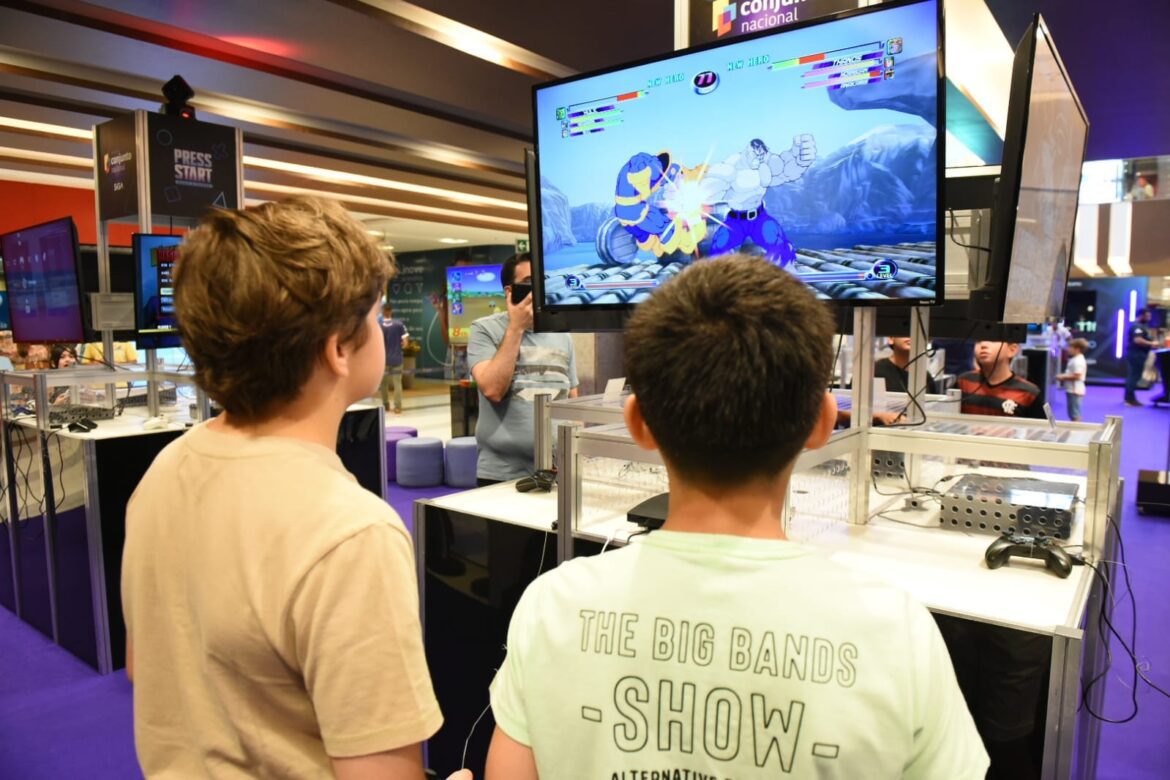 Press Start encanta gamers no Conjunto Nacional