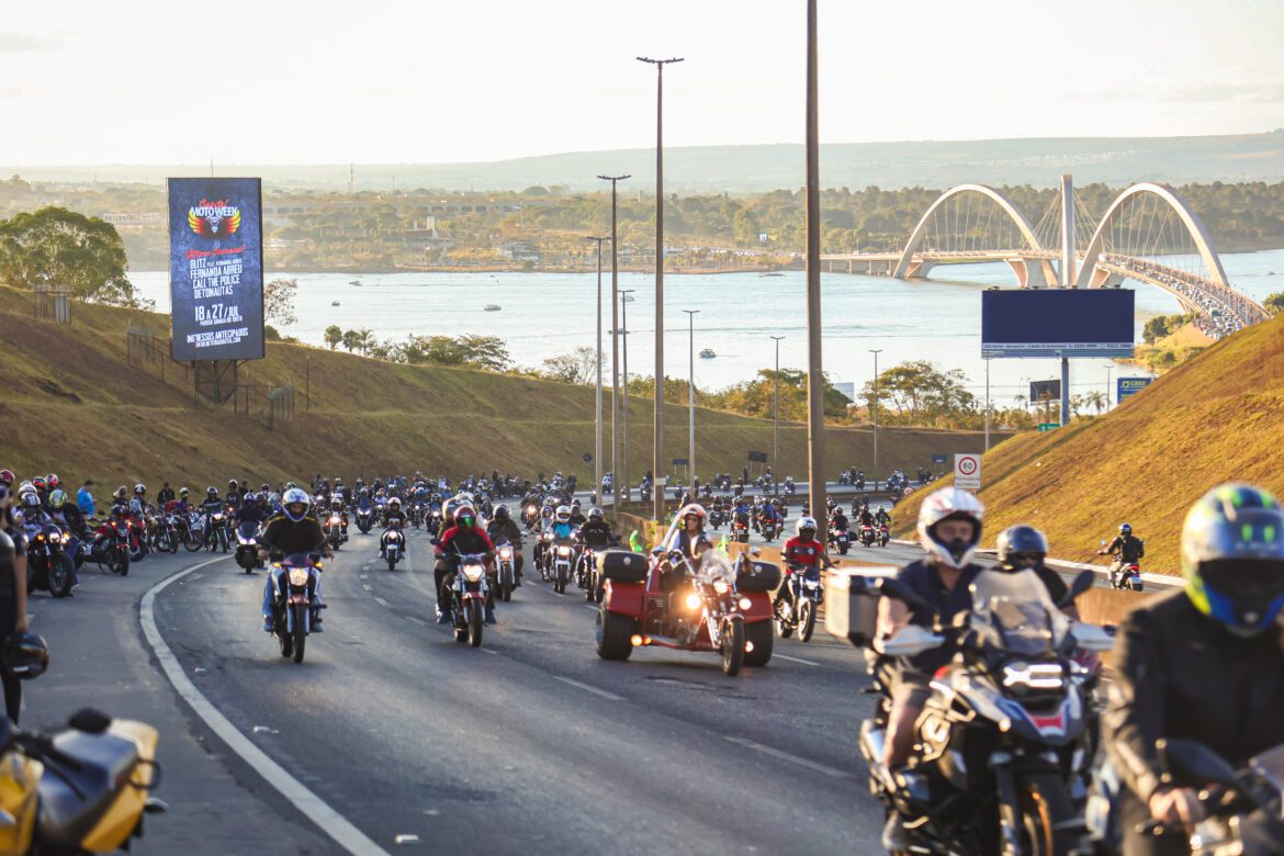 Passeio Motociclístico by Suhai leva 42 mil motos às ruas de Brasília