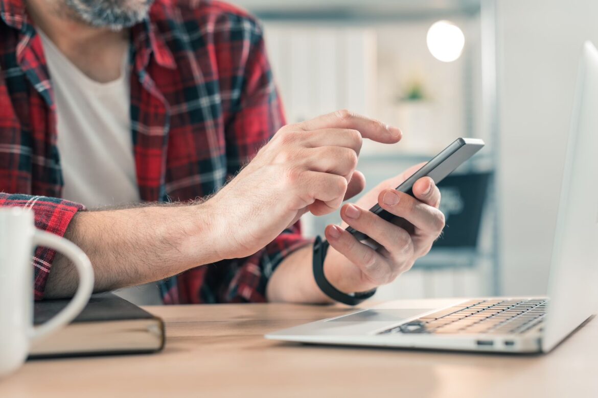 Dia da informática: dos grandes computadores aos smartphones