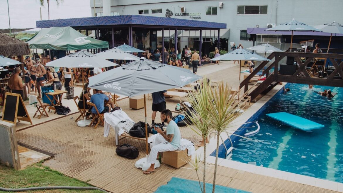 Clube.Co celebra 15 anos com atividade física e muita música ao comando de Adriana Samartini