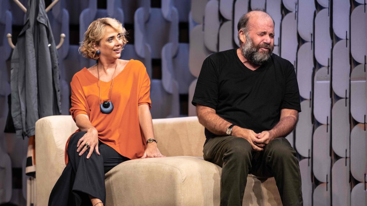 Otávio Muller e Letícia Isnard fazem rir da chatice na comédia O Caso