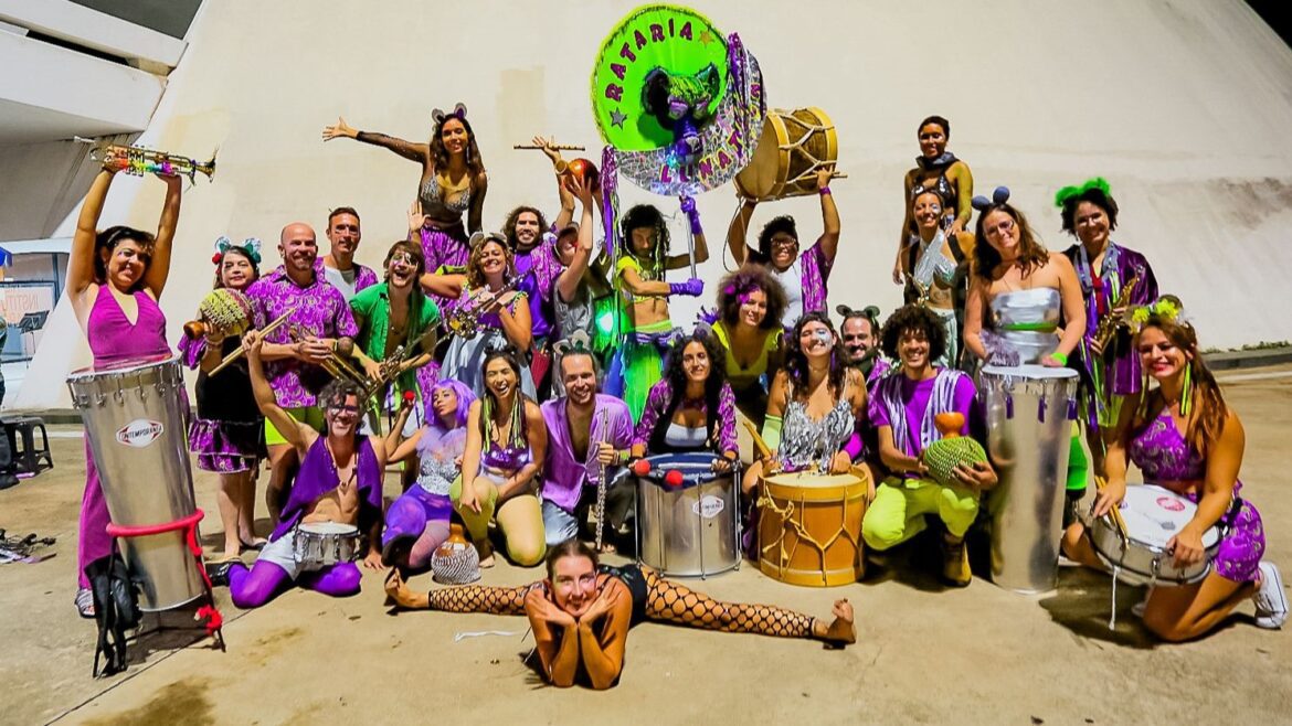 Poesia, teatro, dança, mágica e batucada animam Feira Literária em São Sebastião