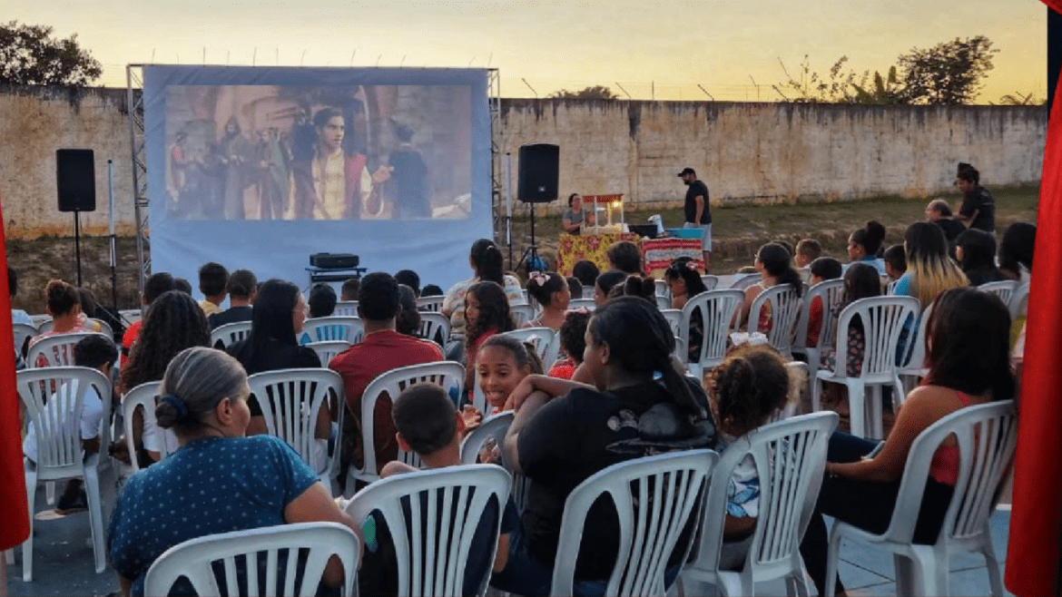 Cineclube Vale do Amanhecer promove sessões de cinema gratuitas para pequenos povoados do DF