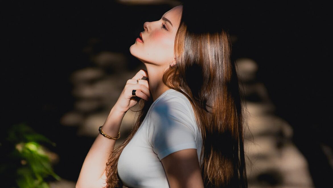 Cantora e compositora Dre Sarkis lança "Confusão Mental" em 11 de outubro