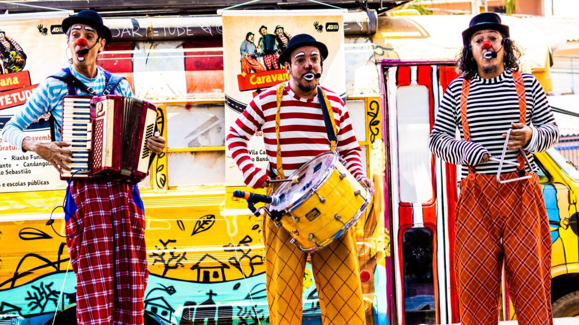 Circo Teatro Artetude segue com caravana pelo DF