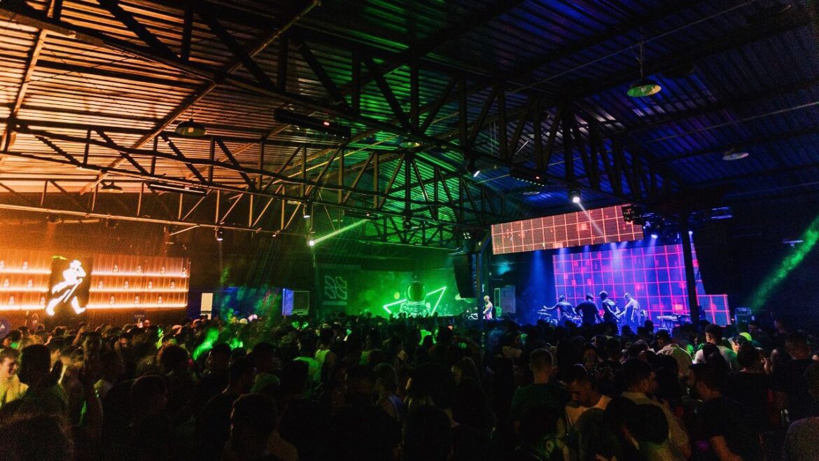 Complexo Fora do Eixo aposta em música, feijoada e happy hour