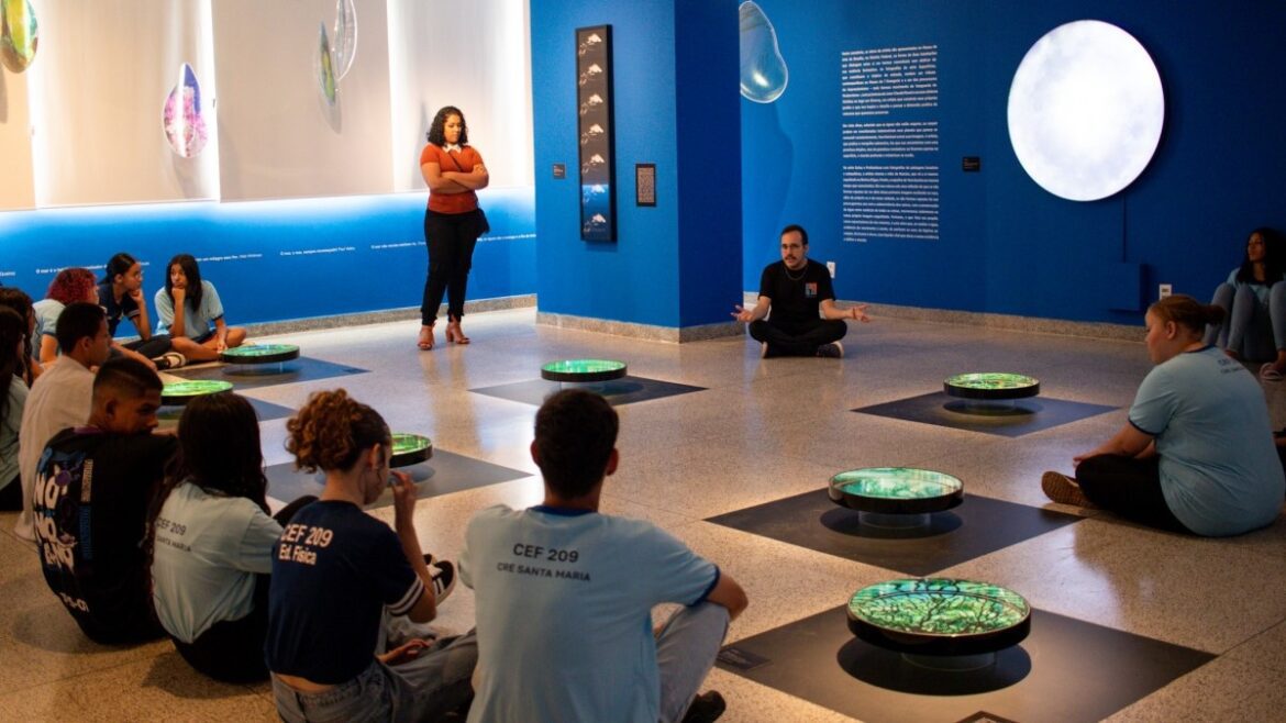 Plataforma Conecta levou mais de 9 mil pessoas a espaços culturais em 2024