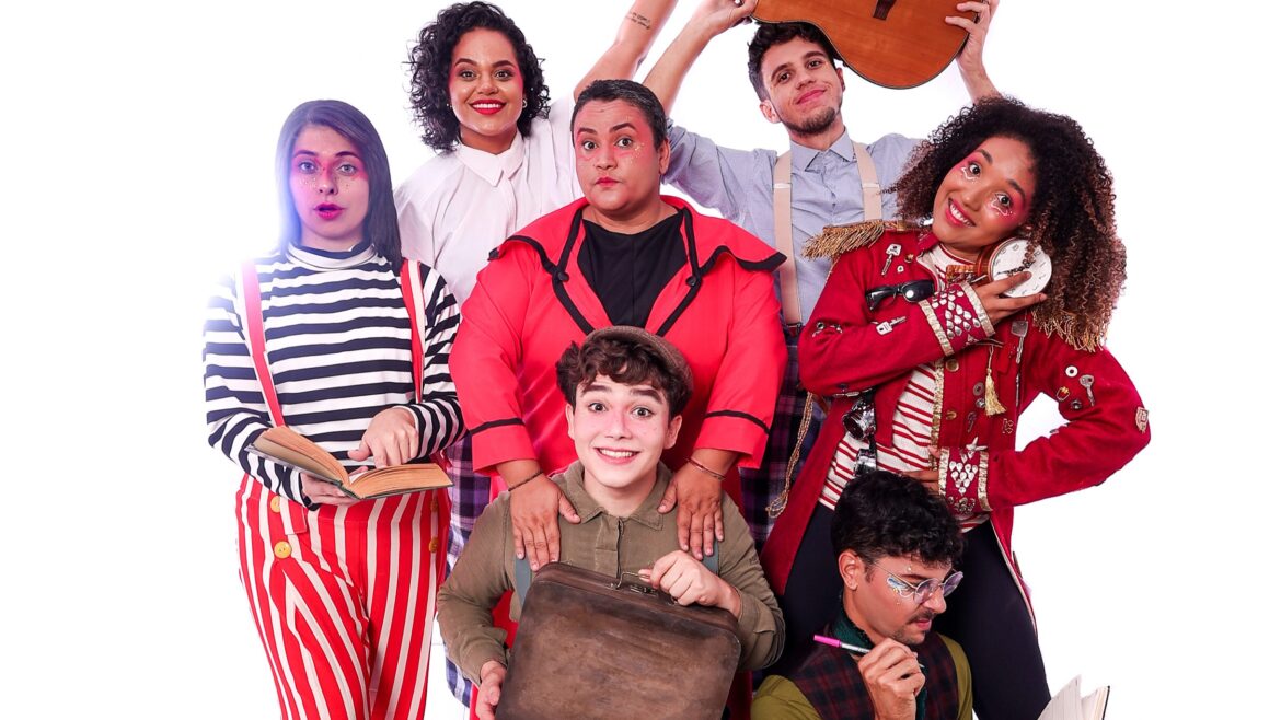 Espetáculo gratuito encanta o público com uma jornada poética e reflexiva sobre infância e autoconhecimento em celebração ao Mês das Crianças