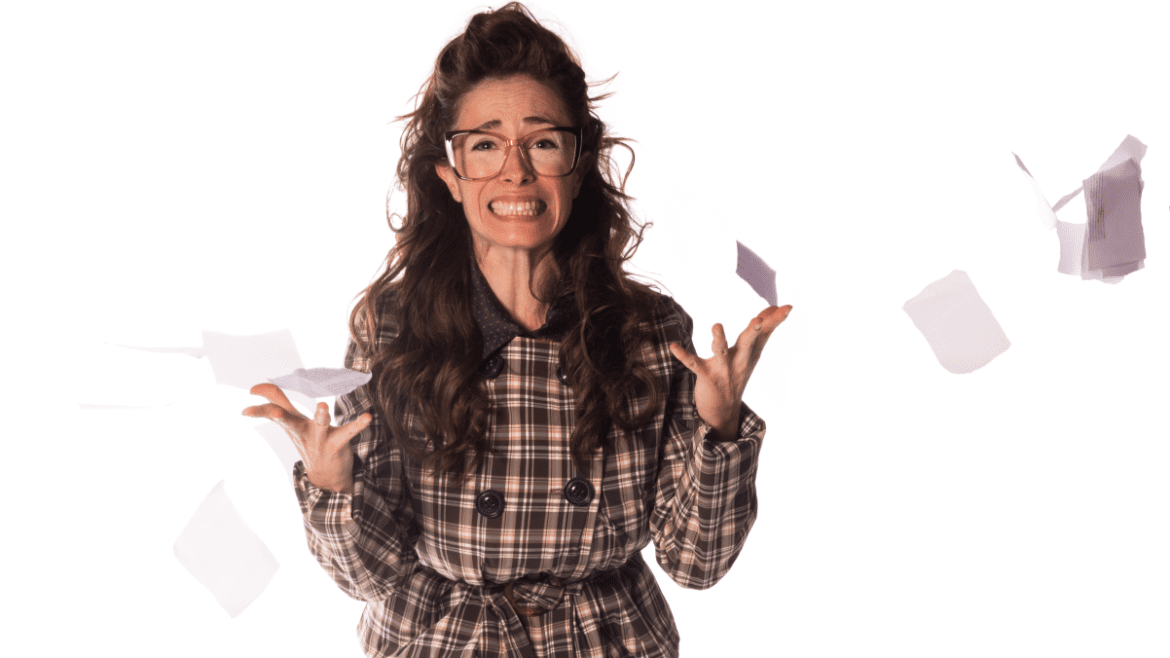 Comédia brinca com aflição de mulher na disputa por vaga de trabalho