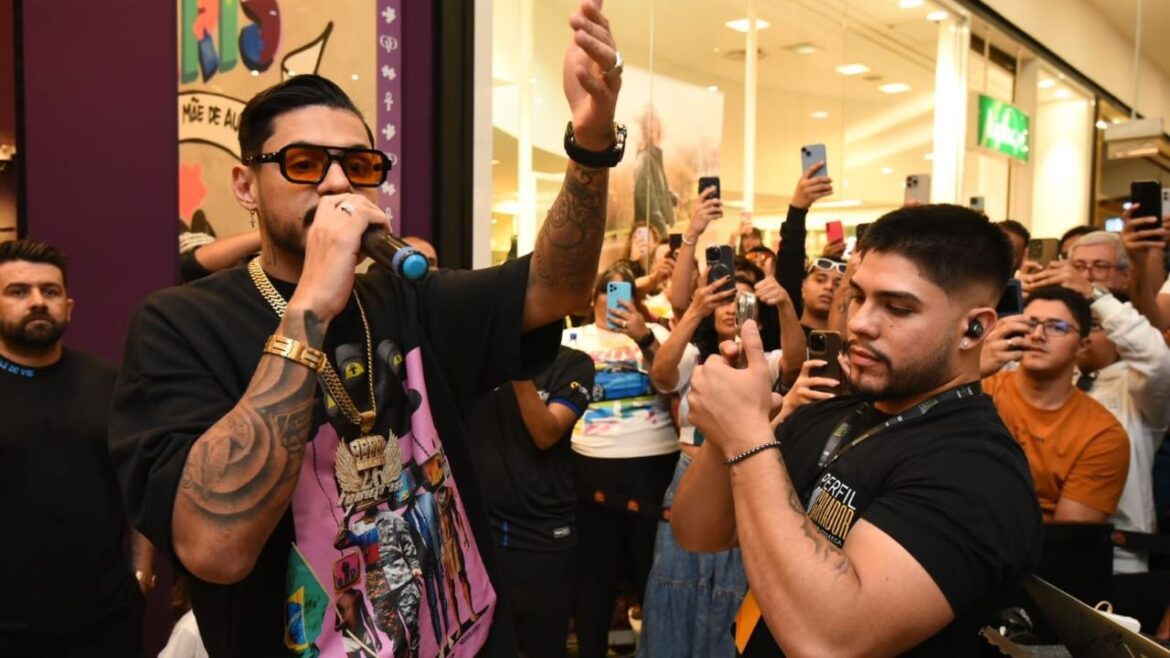 Pátio Brasil Shopping recebe primeira loja física da Clé de Vie Paris, do Cantor Hungria