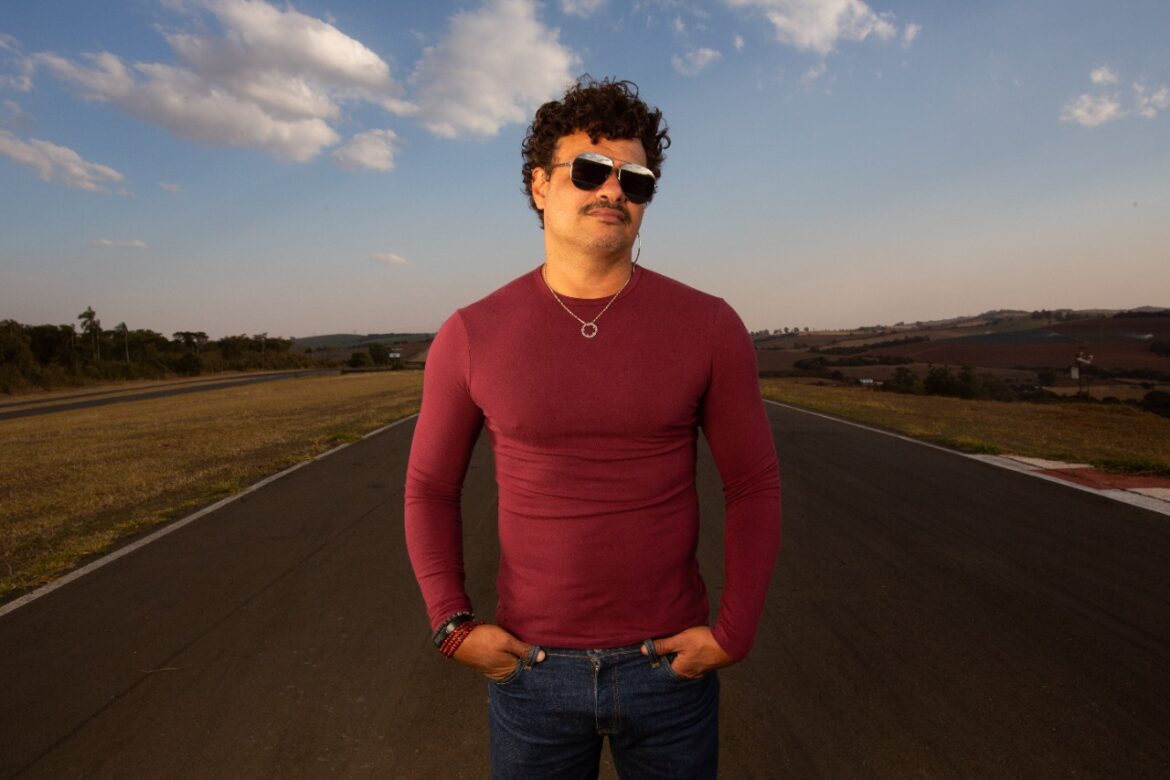 No Teatro dos Bancários, a música soul brasileira de Leo Maia