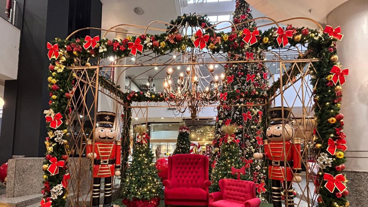 Chegada do Papai Noel ao Liberty Mall promete um Natal mágico para toda a família
