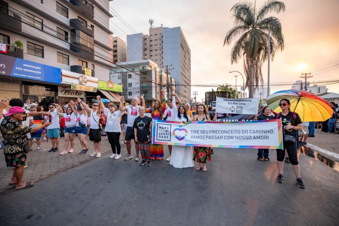 Exposição "30 Anos do Grupo Estruturação" celebra a luta e a história da comunidade LGBTQIA+ em Brasília
