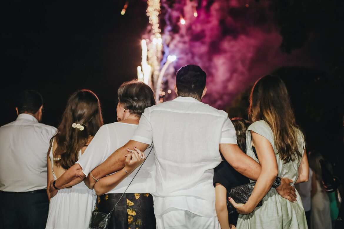 Vem aí o Réveillon Branco e Dourado do Iate 2025