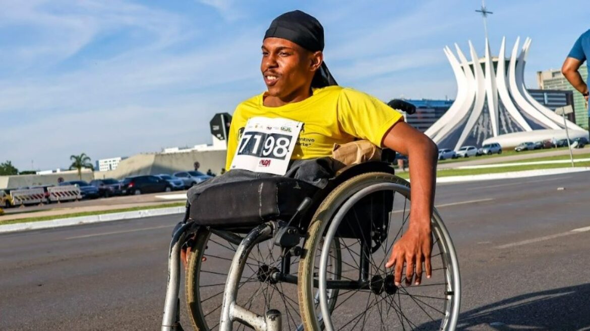 Corrida inclusiva Olga Kos reúne de 8 mil pessoas na Esplanada dos Ministérios