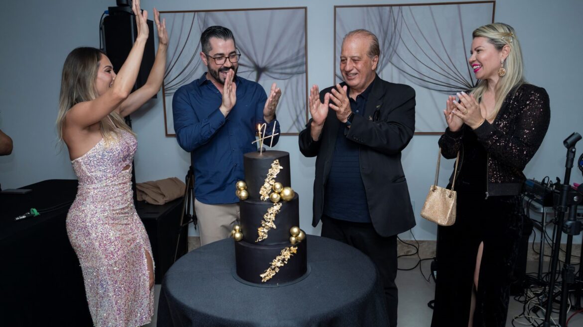 Festa de Henrique Farinon reúne amigos e familiares no Lago Sul