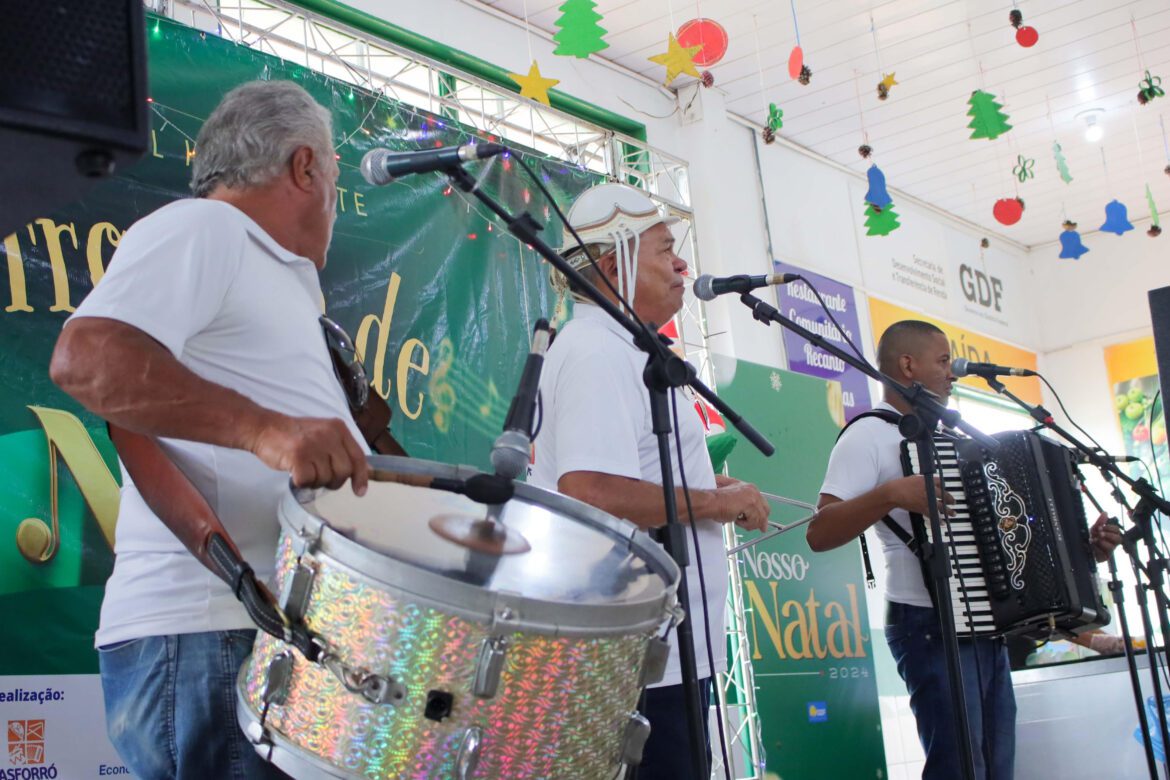 Restaurantes Comunitários do DF recebem trios de forró para o almoço