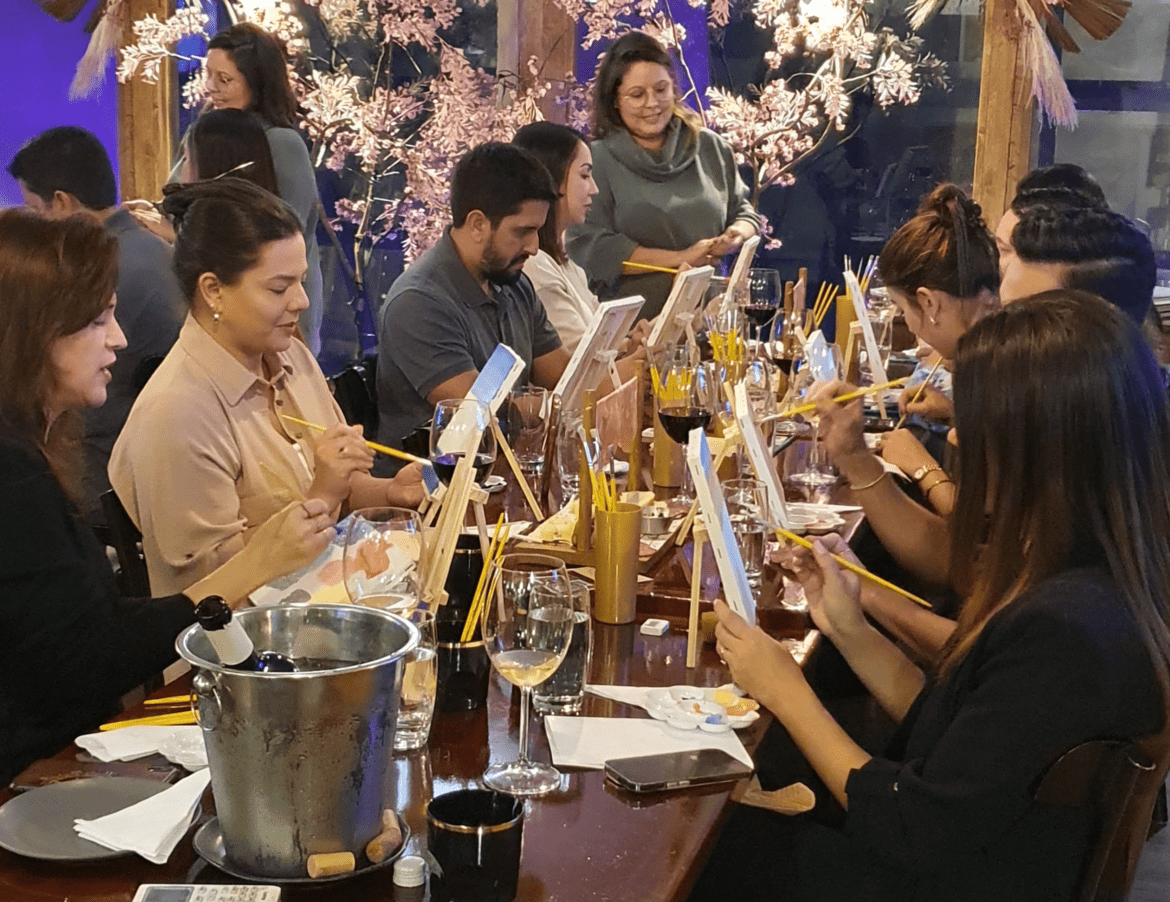 Restaurante Na Varanda oferece noite única com curso de pintura e harmonização de vinhos na Asa Sul