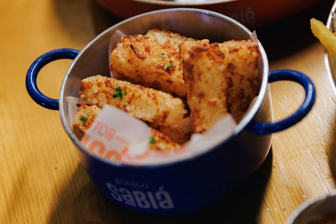 Boteco Sabiá aterrissa em Brasília com charme boêmio e sabores autênticos