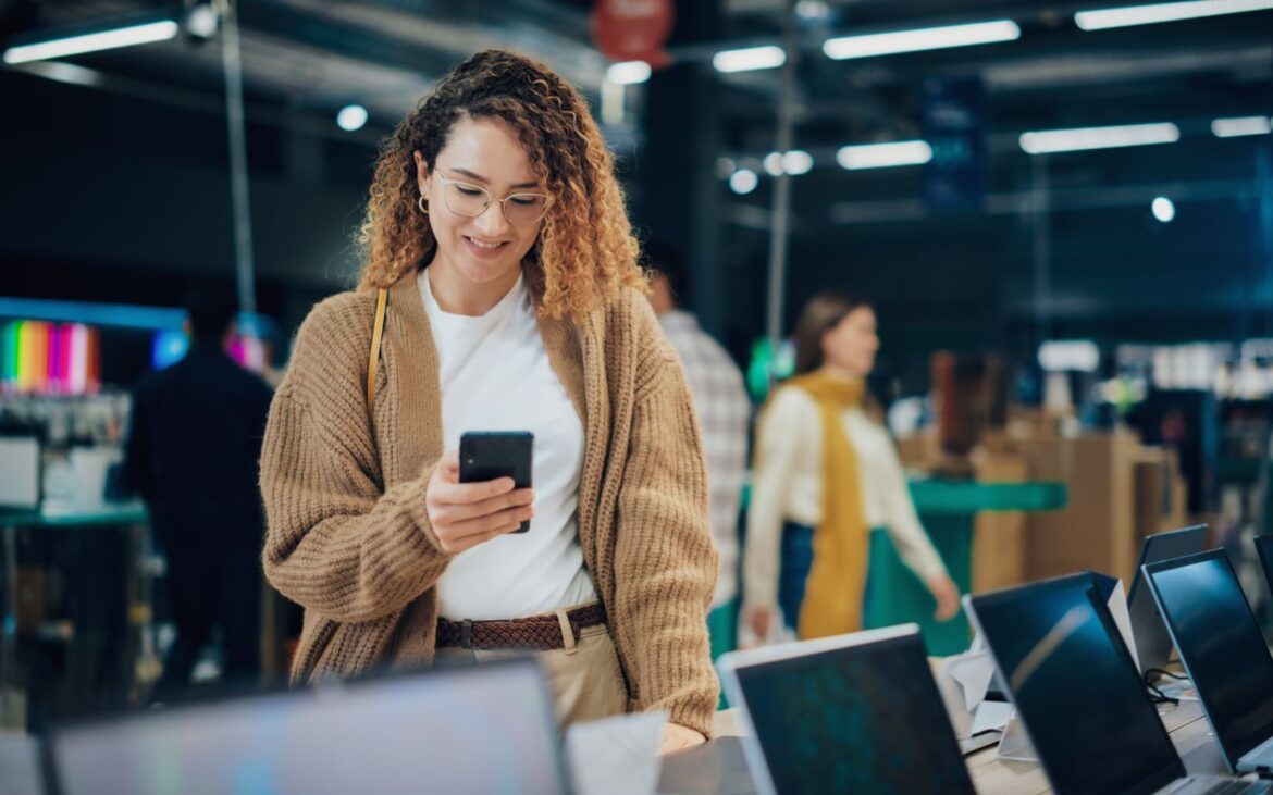 Vendas de tecnologia e informática com desconto para CNPJ ganham força no Centro-Oeste