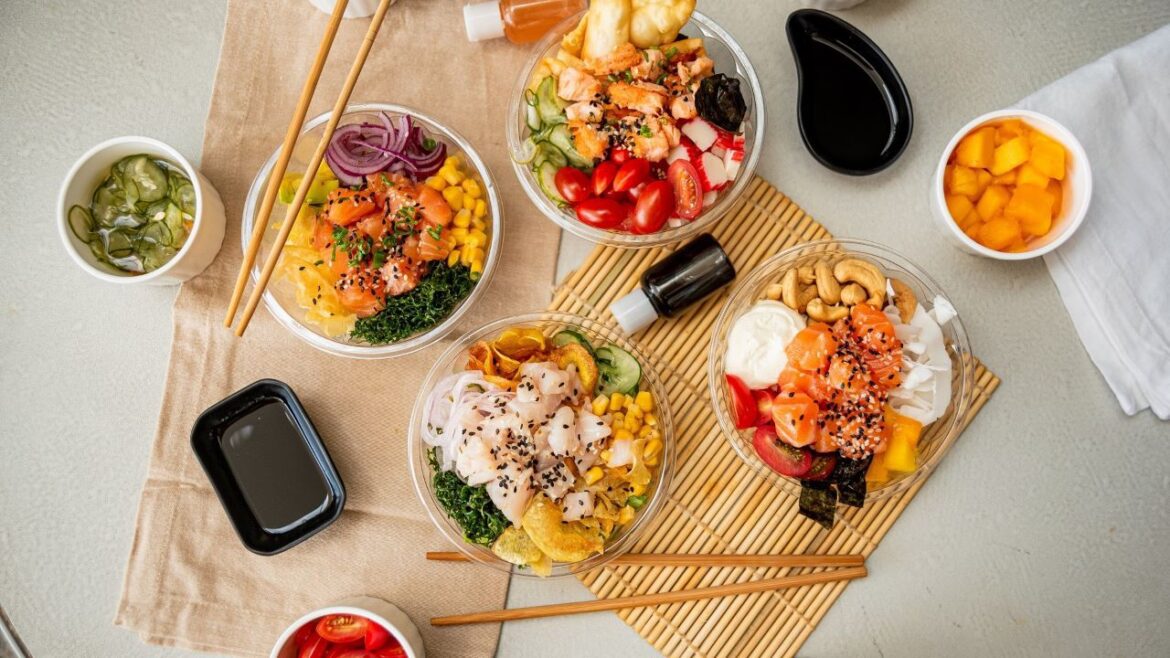 Restaurantes da capital apostam em pokes e saladas para garantir energia aos foliões