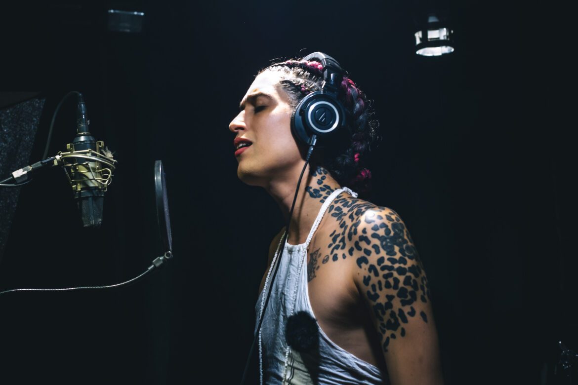 Flor Furacão lança álbum "Forró Jazz do Cerrado"