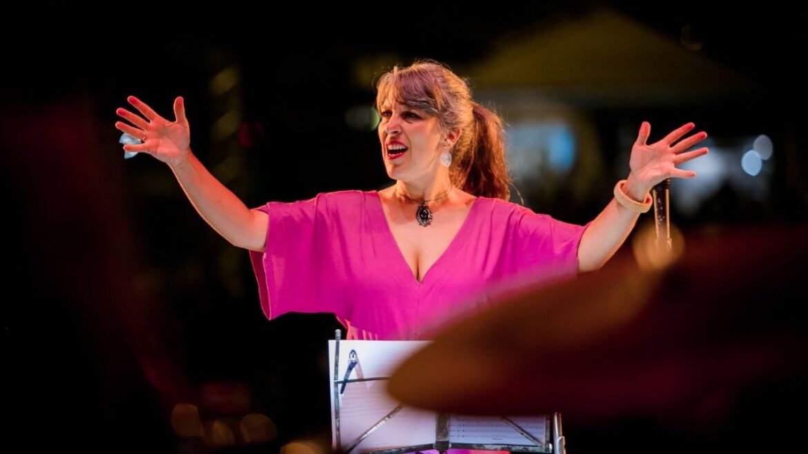 Orquestra Popular Salve Glória chega ao Clube do Choro