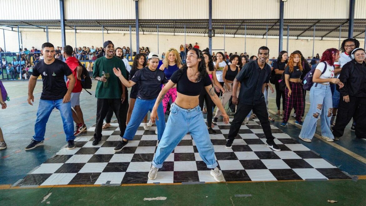 "Hip Hop aprendizado para a vida" leva cultura e cidadania a escolas do Distrito Federal