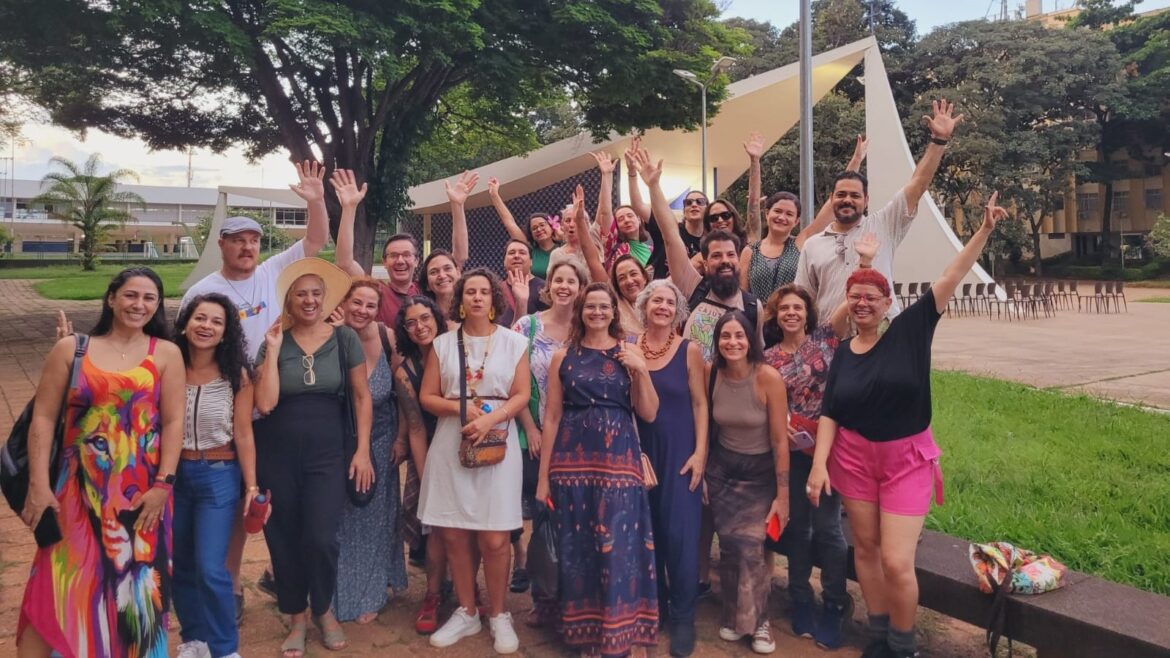 Plano Poético: Biblioteca Demonstrativa convida para visitas guiadas literárias em maio