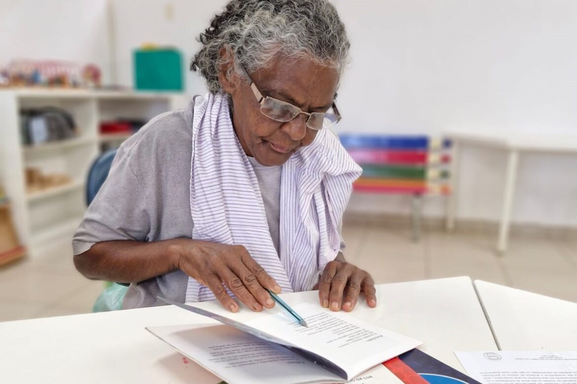 Programa de Alfabetização de Jovens e Adultos: Uma oportunidade de inclusão e cidadania para todos.