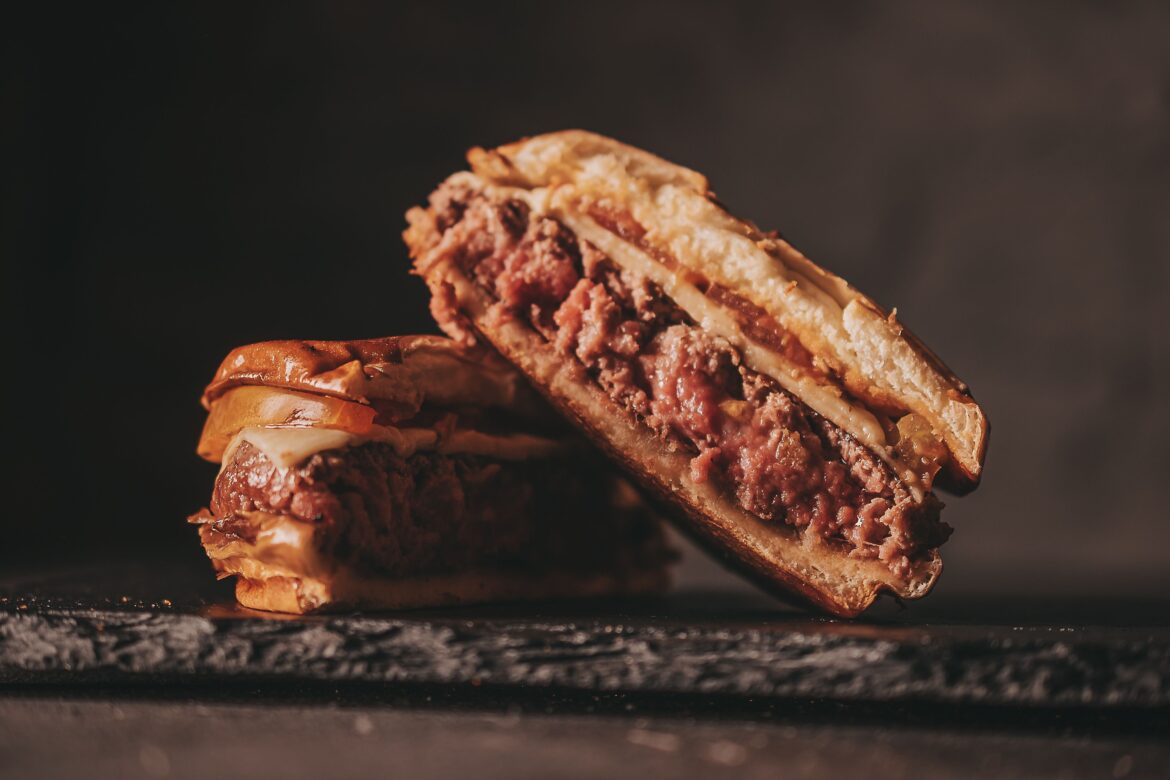 O Concorrente aposta em transmissão do futebol com happy hour