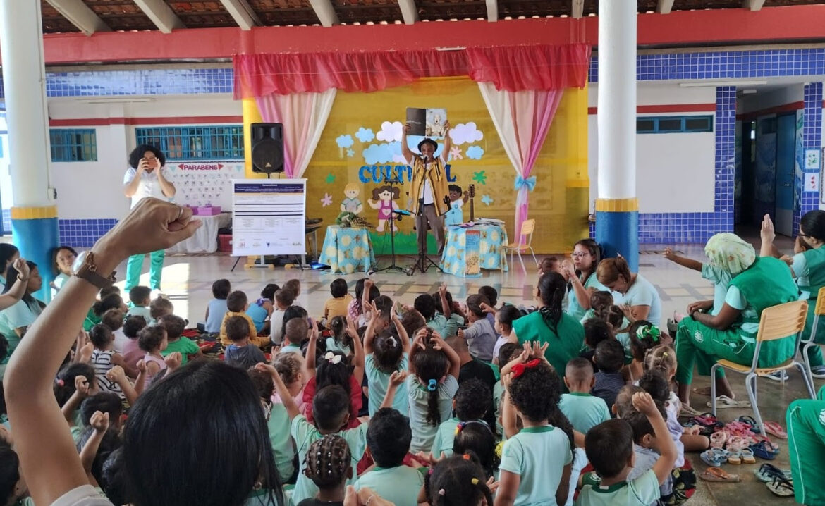 Caravana de Histórias leva encanto e criatividade a CEPIs do Distrito Federal