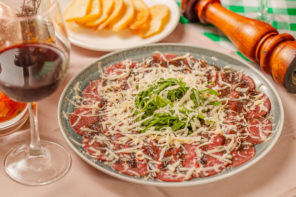 Diversas opções de pratos para compartilhar, enorme brinquedoteca e um bom MPB ao vivo: saiba como será o Dia das Mães no Cantina Gratinata