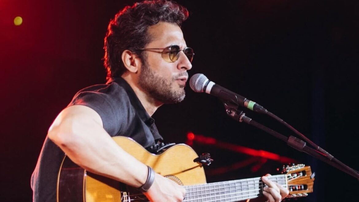 João Sabiá apresenta show intimista da turnê “João & Violão” no Teatro Brasília Shopping