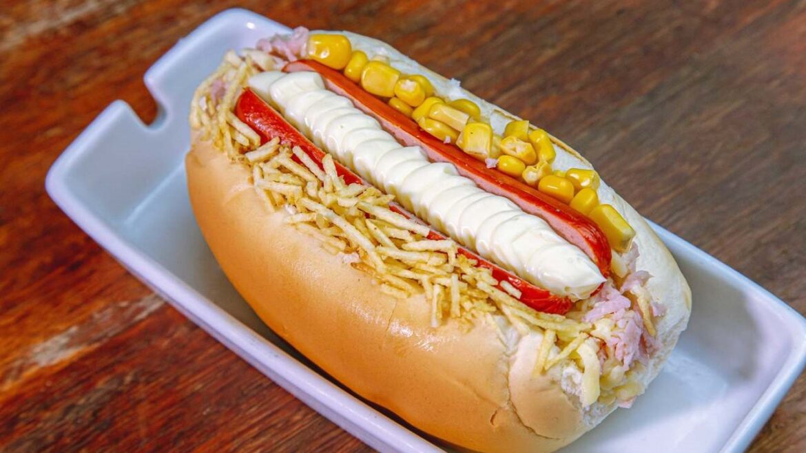 Nova loja do Grupo Geléia aposta em sabores clássicos de hot dogs