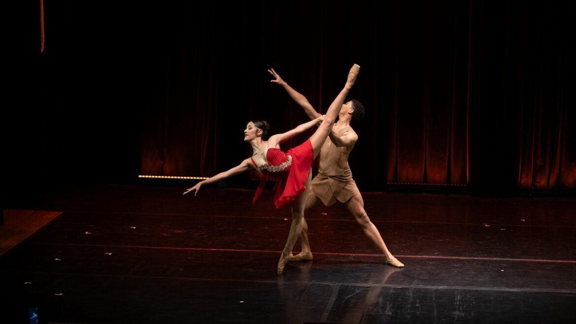 Audições para bailarinos profissionais acontece em junho