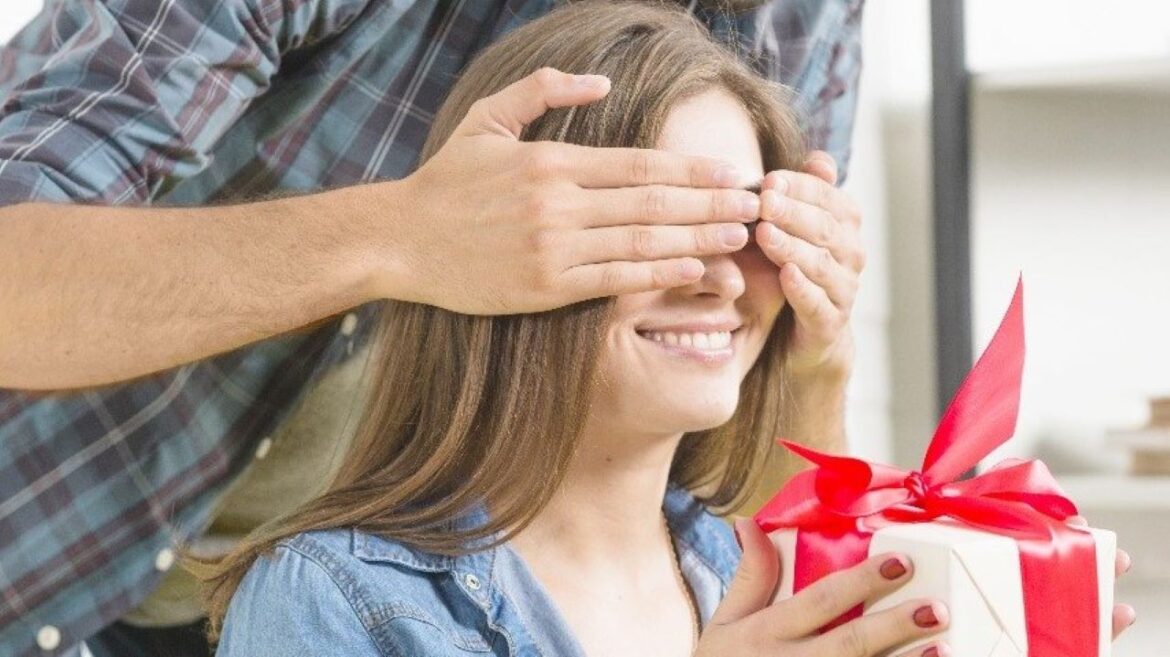 Dia dos Namorados: varejo aposta em promoções agressivas para atrair consumidores