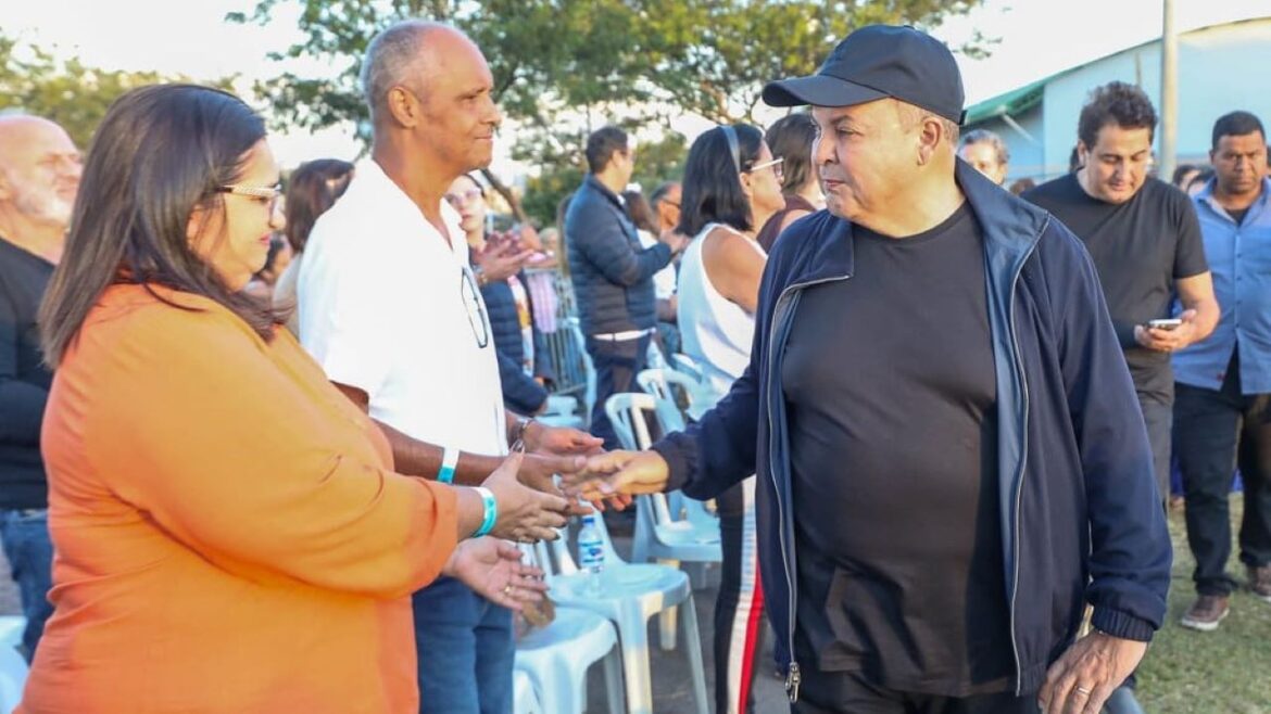 Fiéis lotam o Taguaparque para acompanhar missa que encerra programação de Pentecostes