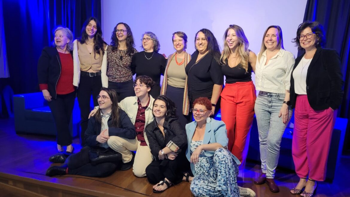 Exposição Praça Clóvis é prorrogada até 19 de julho na Biblioteca Demonstrativa, em Brasília