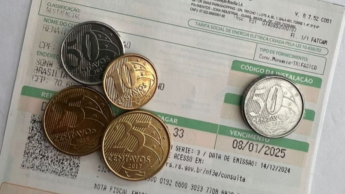 Mais de 120 mil famílias do DF poderão ter redução na conta de energia