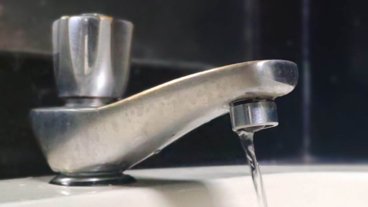 Manutenção na rede interrompe fornecimento de água em áreas do Lago Sul e do Gama nesta quarta-feira (2)