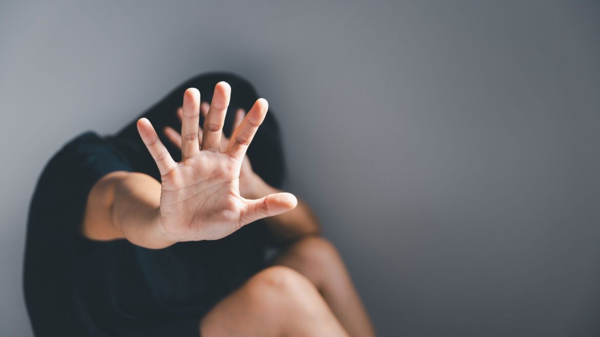 Agosto Lilás alerta para a urgência no combate à violência contra a mulher