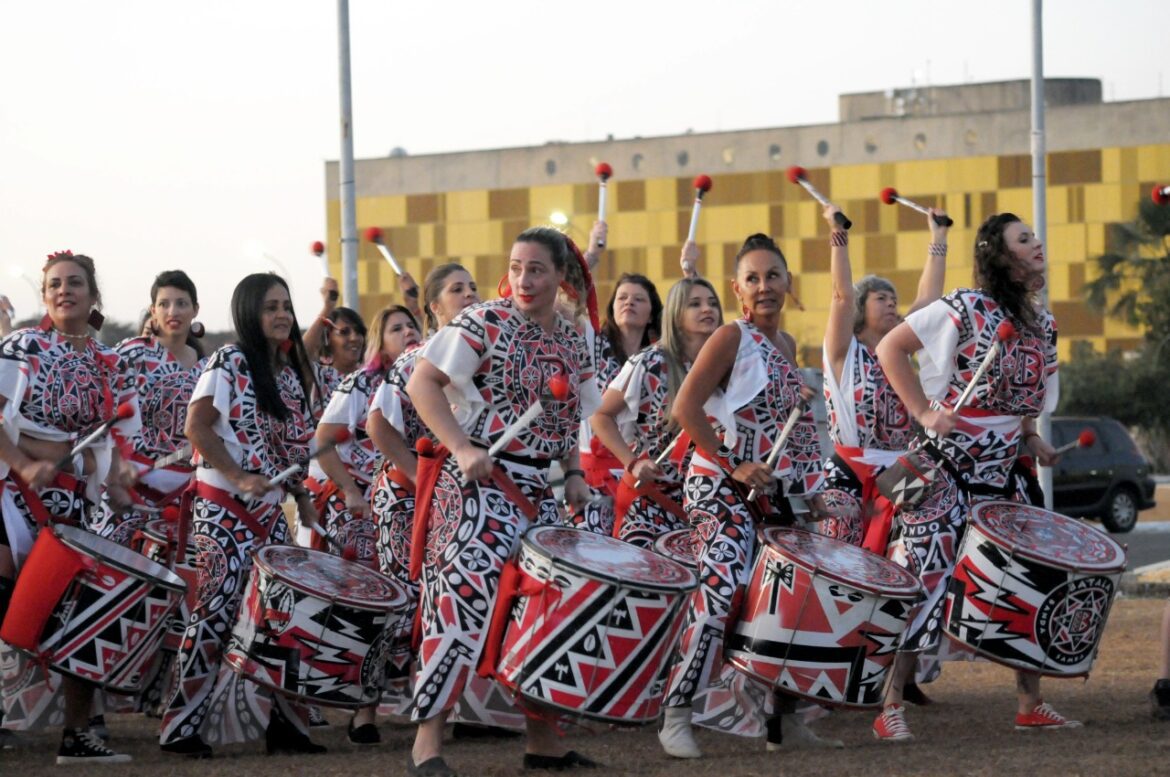Cartas à Tereza: Biblioteca Demonstrativa inaugura exposição com arte afro-brasileira, máquinas de escrever e celebração à resistência negra