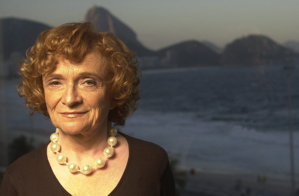 Clara Sverner lança novo álbum em concerto único na Fundação Thomas Jefferson, sexta-feira, dia 1/8